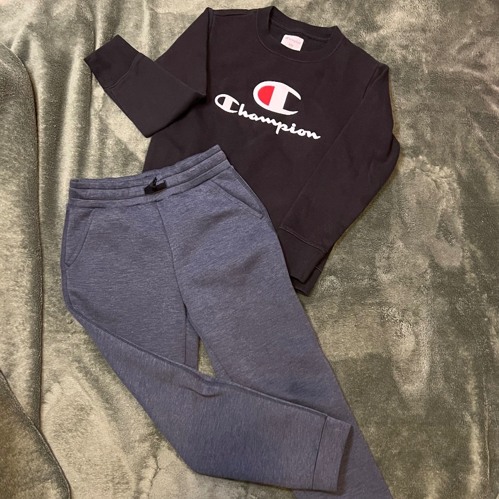 BOY'S  SWEAT SHIRTS &SWEAT PANTS 7-8YEARS OLD  Champion   32degrees